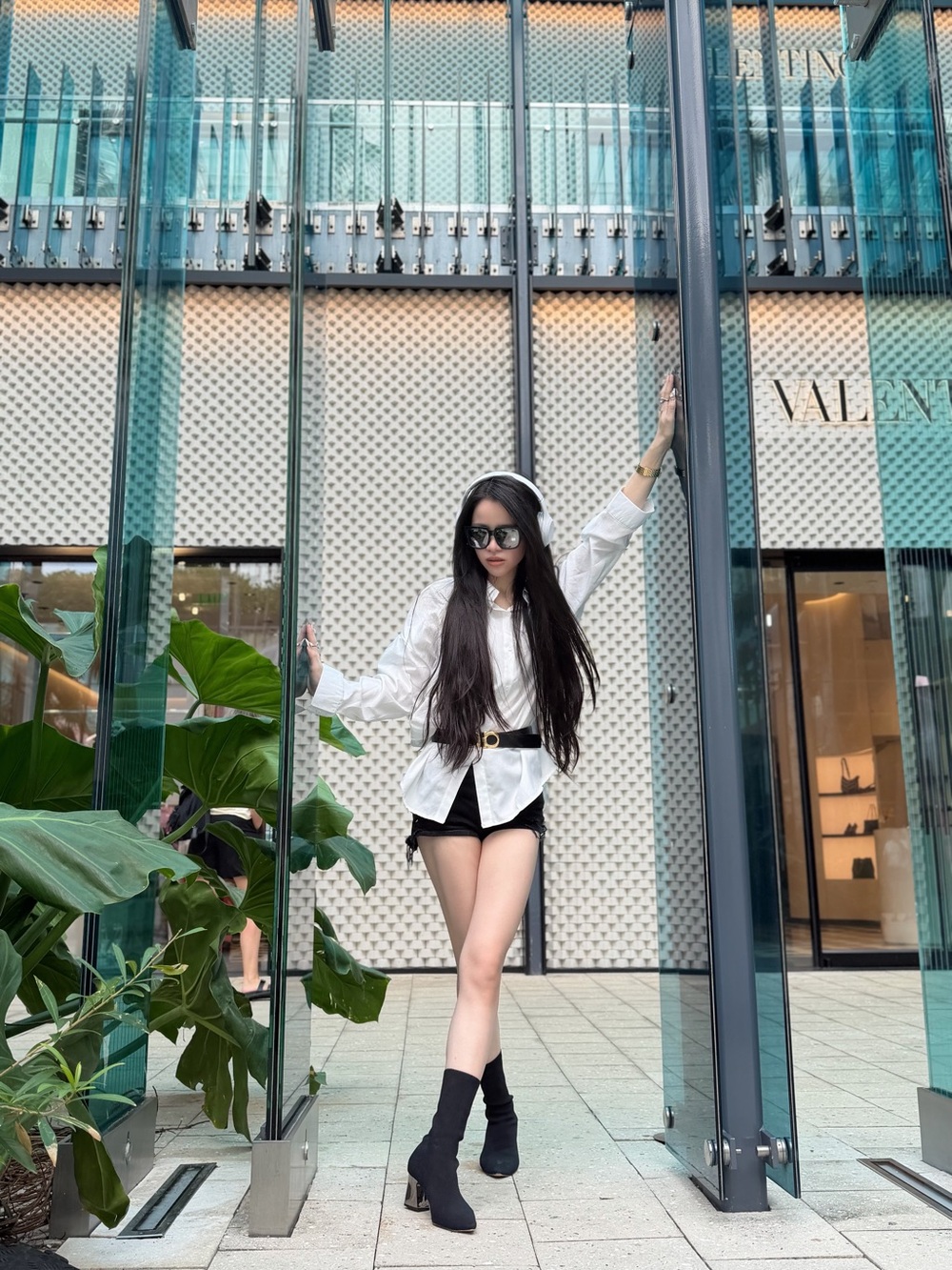 Women’s white oversize shirt
